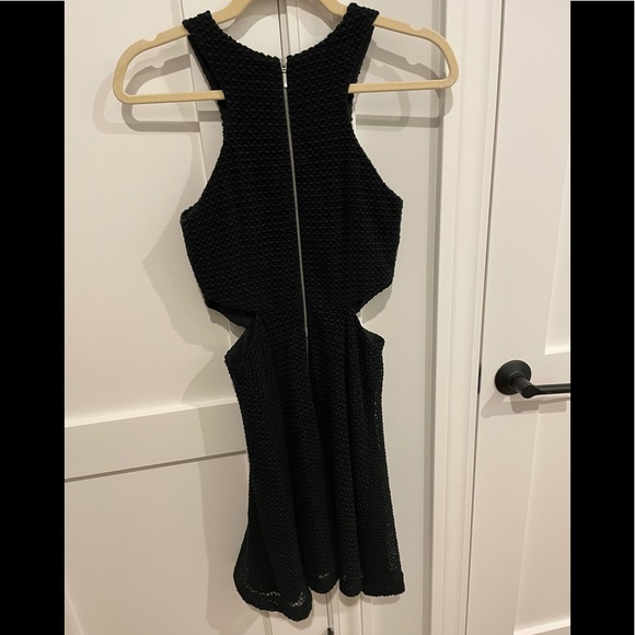 Club Monaco Cut Out Little Black Dress Sz 0 - Picture 6 of 9